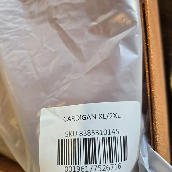 Taylor Swift The Life Of A Showgirl Cardigan Box Set With CD - Picture 3 of 6